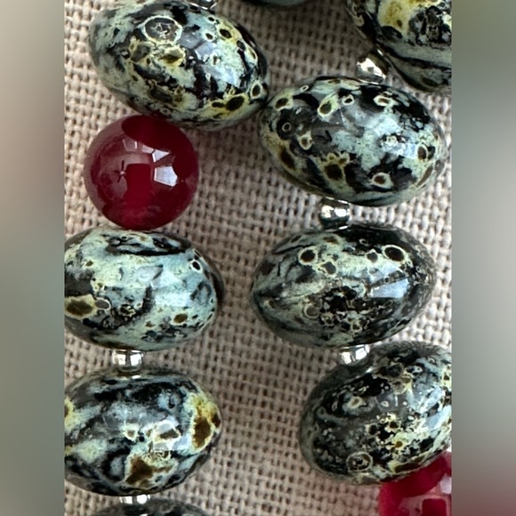 22-1/2 inch Glass bead Necklace NWOT - Picture 8 of 16